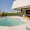 LAKE MOMENTS - Emerald Penthouse
