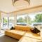 LAKE MOMENTS - Emerald Penthouse