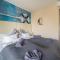LAKE MOMENTS - Emerald Penthouse
