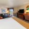 Apple Tree Inn; SureStay Collection by Best Western - Petoskey