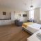 Apartment 6, Isabella House, Aparthotel, By RentMyHouse - Hereford