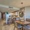Walk to Beach Oceanfront Rocky Point Condo - 佩尼亚斯科港