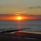 Modern studio direct Seaview & free parking