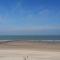 Modern studio direct Seaview & free parking