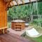 Forest house with outdoor hot tub - Jūrmala
