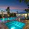 Bermuda Bungalows (Tropical Island Getaway) - West Palm Beach