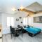 Duplex : Plage 300m, Clim, Netflix