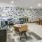 Crowne Plaza Seattle Newly Renovated with No Resort Fee