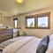 Scenic Studio with Loft and View of the Columbia River - Carson
