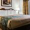 Econo Lodge & Suites Grand Rapids Airport