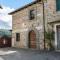 Flat with heated hot tub and shared pool - Casola in Lunigiana