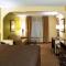 Rodeway Inn & Suites