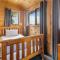 Mole Creek Cabins