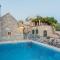 Holiday house Villa Glicinia with hydro-massage pool - Donji Humac