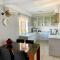 LAS SŁUPSKI PREMIUM LOVE APARTAMENT NR5 Wifi Netflix Smart TV50 full kitchen double bathtub up to 4 people full pleasure quality stay