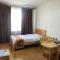 Land Hotel