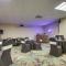 Holiday Inn Westbury-Long Island, an IHG Hotel - Carle Place