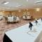 Armoni Inn & Suites