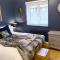 2 Bedroom Apartment -Sleeps 4- Big Savings On Long Stays! - Canterbury