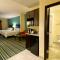 Holiday Inn Express Hotel & Suites Orlando East-UCF Area, an IHG Hotel - Orlando