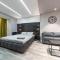Luxrent Kreshatik Arenacity SkyBar
