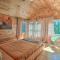 Lovely Lake Hartwell Retreat Dock, Deck and Grill!