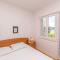 Apartment and Rooms Franka