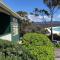 BINALONG BEACH COTTAGE Beachfront at Bay of Fires Next to Restaurant