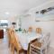 Palms I Pet Friendly I 2 Mins to Beach