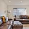 Modern, Cosy & Convenient 3 bed 2 bath House WiFi Parking by Ark SA - Sheffield