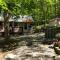 Peaceful Cottage on 10 acres, private 1 bedroom and futon - Sunrise Beach