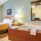 Econo Lodge Inn & Suites Eau Claire - Eau Claire