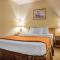 University Inn & Suites - ستيفنز بوينت