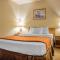 Econo Lodge Inn & Suites - Stevens Point