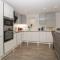Flat 2, 38 Preston Road