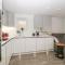 Flat 2, 38 Preston Road - ويماوث