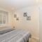 Flat 2, 38 Preston Road