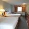 Riverland Inn & Suites