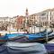 Charming Apartment on the Grand Canal R&R