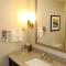 Holiday Inn and Suites East Peoria by IHG
