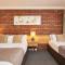 Ruthven Street Motor Inn