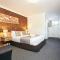 Ruthven Street Motor Inn
