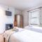 4 Bed 3 Baths in CENTRAL WINDSOR! WALK 2 ALL THE SIGHTS! LEGOLAND 5 MIN DRIVE