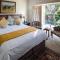 Gallo Manor Executive Bed & Breakfast