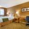 Econo Lodge Inn & Suites - North Vancouver