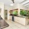 Vista Hillview Family Villa