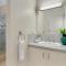 Vista Hillview Family Villa