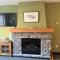 SCENIC 1 Bedroom plus Den, PET FRIENDLY managed by Little Sister Getaways