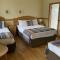 OSheas Hotel