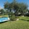 Villa Renata -Pool, Large Garden & Free Parking, 2 Minutes Walk from The Beach